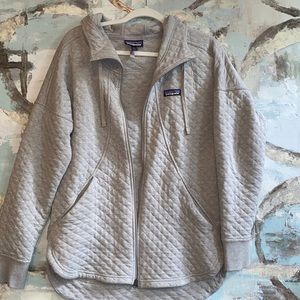 Patagonia Gray Zip up Quilted Jacket